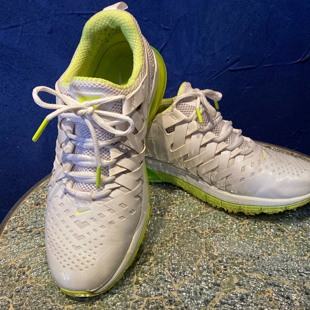 Nike Finger Trap Max Mens size 10 White with Lime bottom and interior